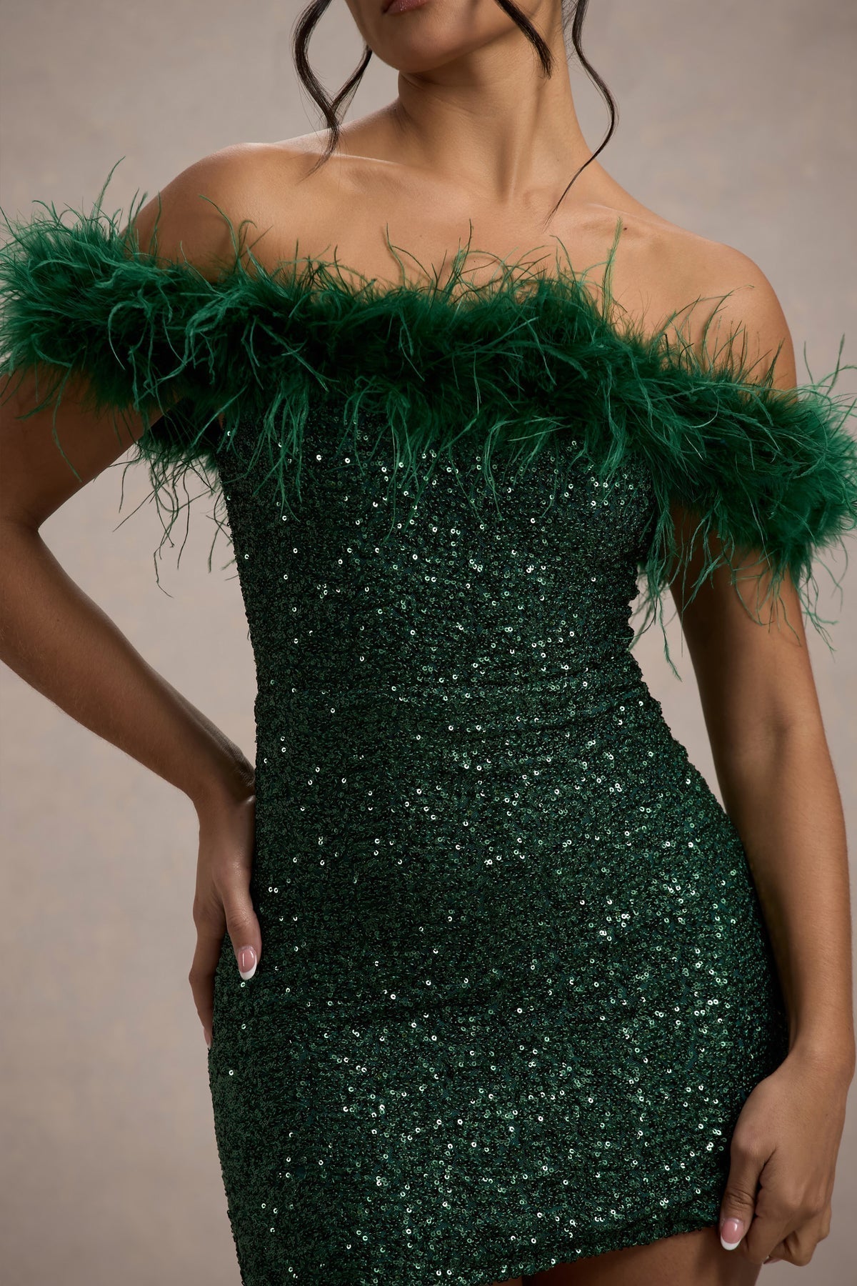 Lentivo™️|  Abito in paillettes con piume